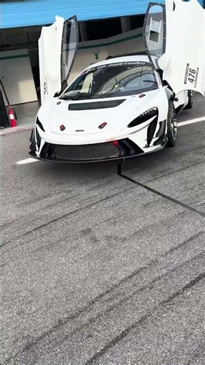 McLaren GT Aero look at this high sped aero wings on this racing car #automobile #racecars #racecar