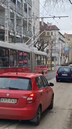 435T halad el #hungary #ikarus #435t