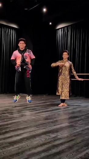 94K views · 4.4K reactions | Best of Bothe Worlds ! Kumar Sharma #kathak #kathakdancers #kumarsharma #kumarsharmachoreography #kathakrockers #performers #dancer #reels #artist | Kathak Rockers | Facebook