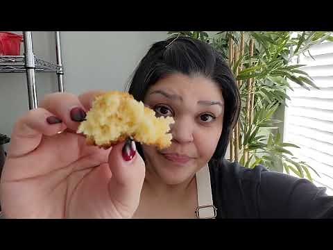 Soft Fluffy CORNBREAD Recipe | Simply Mamá Cooks