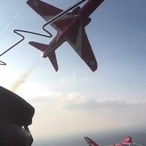 15K views · 482 reactions | ROLLBACK (via Delia Roman). #RedArrows #airshow #aerobatics | Aeronews | Facebook