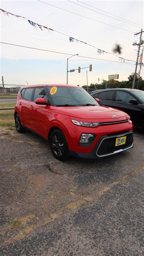 Discover the 2021 Kia Soul S — modern design, great tech, and excellent fuel efficiency. Equipped with lane keeping, blind spot monitor, Apple CarPlay, Android Auto, and rear-view camera. Clean, reliable, and ready to drive today. Listing: https://www.facebook.com/marketplace/item/832138672620630 #KiaSoul #SoulS #AtlasMotorsOKC #UsedCarsOKC #ReliableCars #FuelEfficient #Hatchback #OKCDeals #AtlasMotors #OklahomaUsedCars #FuelEfficient #usedcarsforsale #UsedCarsOKC #Sunroof #CarPlay #usedcars #us