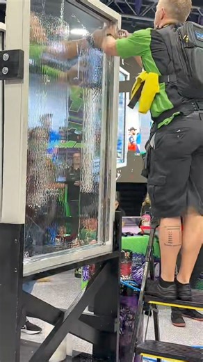 Ricky Miller (Nevada) BATTLES the Flat Glass Battles Challenge ⚔️ Ricky Miller is a former WFCT World Champion who competed at the Illustrious Tinter Battles in Orlando, FL. He joined his partner, Joshua Miller, and advanced to compete in the team’s architectural finals. Ricky and Josh Miller reside in Las Vegas, NV and operate Green Valley Window Tint. They host the podcast “Born To Tint”. Listen here: https://youtube.com/playlist?list=PL0LuMRs0zeHoNOaen2LkIThMVF4Vfist9&si=kb27HANMeiU6rJQP Flat