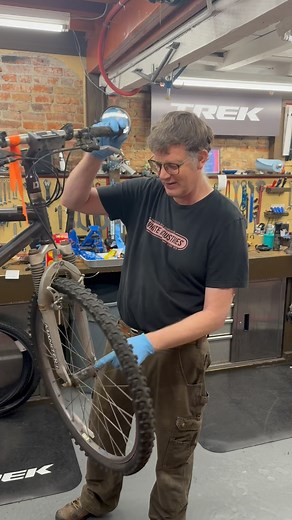 1996 or so Trek 8000, in for some service ,Classic Trek aluminum bonded frame with the hot new technology of the day , Manitou forks , matrix rim, system 2 hub and Shimano STX 😉 #trekbikes #trekbicycles #trekbike #trek8000 #manitouforks #shimanostx #26aintdead #bikemechanic #moscowidaho #palouse #bicyclemechanic #bicicleta #bikeshop #lcvalley #pullmanwa | B & L Bicycles