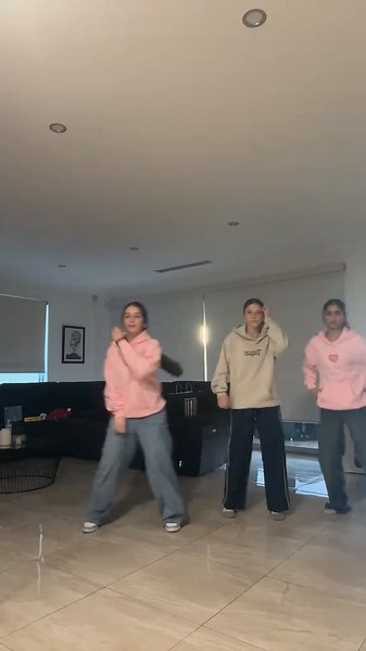 too complicated🤷‍♀️#complecated #viral #viraltiktok #dances #fyp #adl #melb #sydney #trio @Marlon