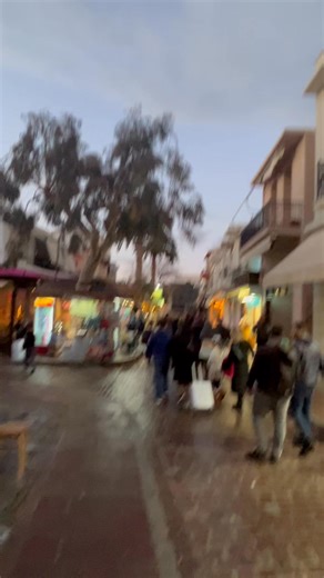 Αρκετός κόσμος στην παλιά πόλη του Ρεθύμνου | Πάμε Ρέθυμνο