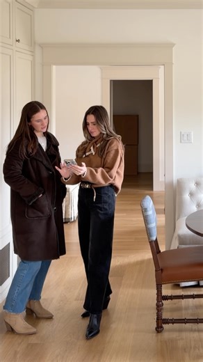 Julia Longchamps Design on Instagram: "Time for another Q&A! You’ve got questions and I’ve got the answers. ✨ From my favorite materials to big design opinions (plus sneak peeks scattered throughout), I’m loving all the things you want to know more about. What do you want answers to next?! #interiordesigner #marylandinteriordesigner #homedesign #homedesign #homerenovation"