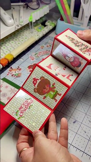 Create an Accordion Christmas Card with Cricut