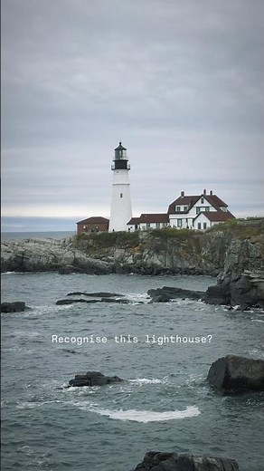 The most photographed lighthouse in the whole of the US! 🇺🇸 This is Portland Head Light 💡#maine