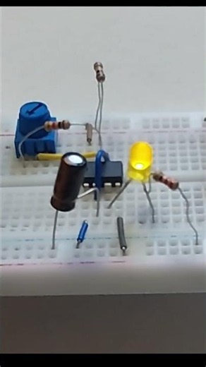 555Timer Astable Mode with a potentiometer to adjust the duty cycle with help of a capacitor