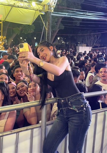 Worth it yung 10 hrs na byahe from Boracay 🥺 Thankyou so much po sa mga nag papic, nakakataba po kayo ng puso. 🙏🏻 See you again later @LYVE Festival 🎭🔥