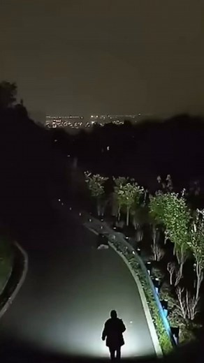 The Worlds Strongest LED Flashlight_(720P_60FPS) | Doubble Blade 09