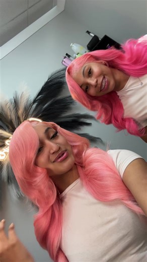 Evil Twinn Transformation: Cute Wig Changes