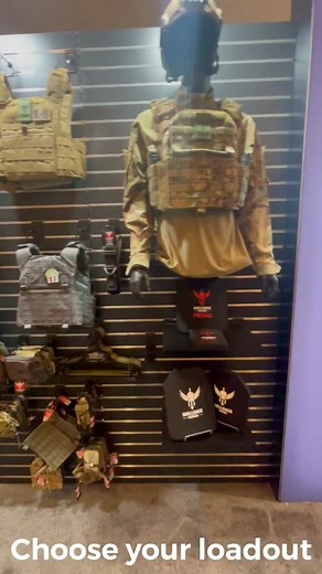 #shellbacktactical @2copsttv #platecarriers #ballistic #helmet #tactical #tacticalgear #shotshow #vegas 😎