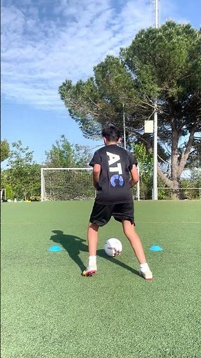 Trabajo de fintas y pasos en fútbol ⚽