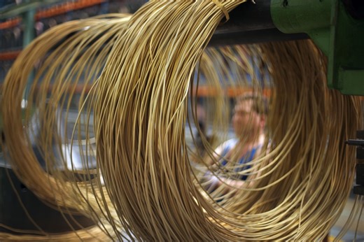 Le cours du cuivre bondit et devrait poursuivre sa hausse | RTS