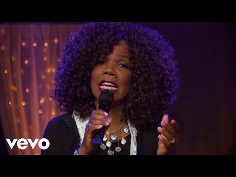 Lynda Randle - Keep On Pressing On (Live)