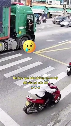 A lesson so costly there’s no second chance to fix it 😨 #trafficaccident #shorts