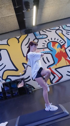 💪 ¡BODY STEP! 💪 Únete a nuestra clase de #BODYSTEP y experimenta un entrenamiento de cuerpo completo que quema calorías y tonifica tus músculos.🏋️‍♂️ ¡Apto para todos los niveles de condición física! ¡Nos vemos en GO FITNESS! 💥 #bodystep #Fitness #Entrenamiento #gofitness #wellness | GO! Fitness