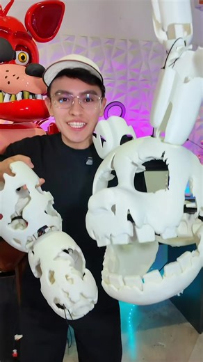 Comenzamos con el animatronico Real de Springtrap y así lo diseñé en 3D Meshy 6 Preview que convierte imágenes en recursos 3D como videos , animaciones y archivos 3D Empieza a crear aquí: www.meshy.ai?via=biomakers #meshyai #meshy #meshy6preview #springtrap #fnaf3