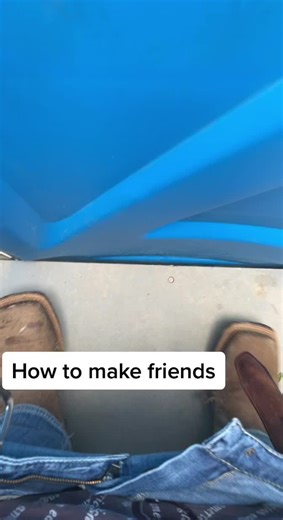 Poop alone or poop with friends? Gotta make dem friends!! #foryou #fyp #friends #makefriends
