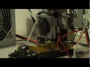 This 3D Printer Is Made Out of a Floppy Disk Drive and Other E-Waste