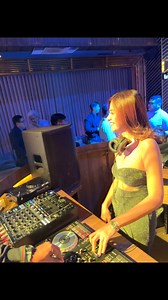 395K views · 14K reactions | 80's Night at The Palace  #djs #djlovezy #djing #party #nightlife #reelsfb #80s | Crixza Orillosa | Facebook