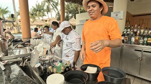 Grand Bahia Principe Coba pool bar. | Grand Bahia Principe All In One