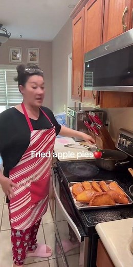 Fried apple pie 🍎 #dessert #food #sweet