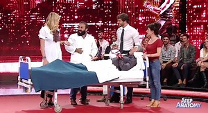 989K views · 10K reactions | Più che un ospedale, un manicomio 浪 #staseratuttoepossibile ora in onda su Rai2  | Stasera tutto è possibile | Facebook