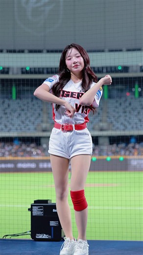 Hands up #kiatigers #起亞虎啦啦隊 #林綵彬 #富邦悍將啦啦隊 #上推薦