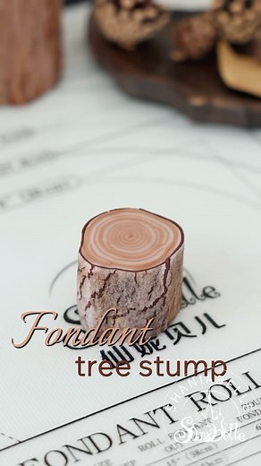 shaniabelle fondant on Instagram: "🪾😺Edible fondant tree stump tutorial Good idea for cake topper and cupcake topper, welcome to my page for more practical tips and tutorials.❤️‍🔥🎉 #fondantcake #fondanttutorial#sugarart#treestumpcake #cakedecorating #fondantart #cakeinspiration #bakingtutorial #cakedesign #bakinglove #cakeart #fancake #cakeideas #fondantdecoration#cupcaketopper#caketopper #tutorial#foodphotographyandstyling #reelsinstagram #foodgasm #tasty #dessert #video #inspiration #insta