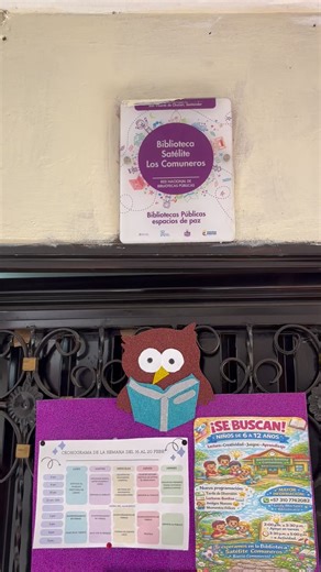 🔔Te damos la más cordial bienvenida a la Biblioteca Satélite Comuneros, un espacio diseñado para el aprendizaje, la cultura y el crecimiento de toda la comunidad. Este lugar nace con el propósito de fomentar la lectura, el acceso al conocimiento y el desarrollo integral de niños, jóvenes y adultos, brindando herramientas que fortalecen la educación y la creatividad. 💡 Nuestra biblioteca es un punto de encuentro donde las ideas cobran vida, se promueve el pensamiento crítico y se construyen nue