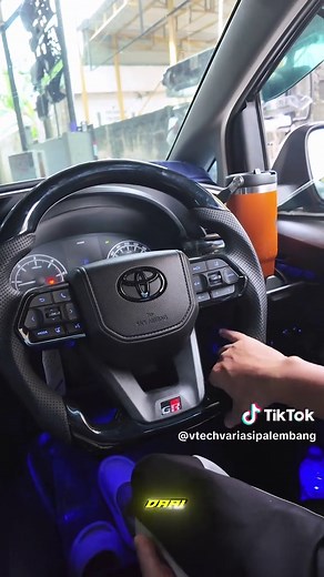 Modifikasi Interior Innova Reborn yang Menawan