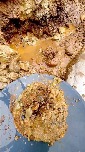 He Found GOLD! Shiny Discovery While Digging Gold Panning Adventure