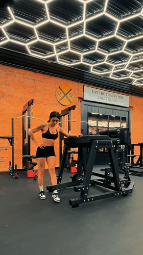 🔎If the Rogue Donkey has been on your ‘I’m not sure how to use that’ list, here’s a quick guide. It works your glutes, hamstrings, and overall posterior chain. Here are a couple ways to get started: | Off The Tracks Gym