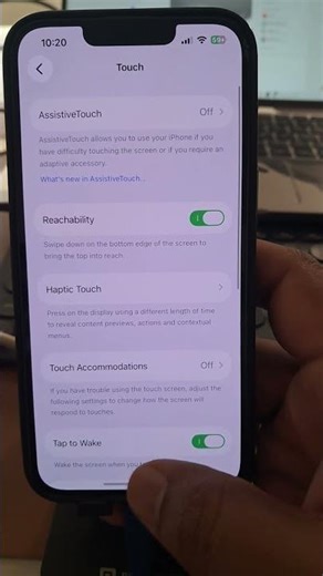 iPhone Reachability - The Best Hidden Feature of Modern iPhone Nobody Noticed