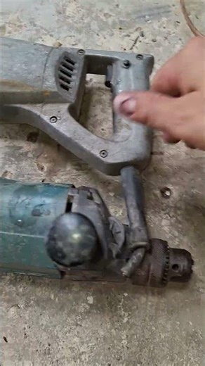Two Japanese drilling machines as shown in the video, price 150k VND. Phone number: 0778.086.186
