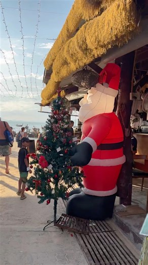 🎄 Christmas Time at Railay Beach – Tropical Holiday Vibes in Krabi 🌴✨