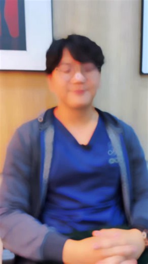 Been hearing about PDLLA-HA? 💉 Well, it’s a dual-action skin booster that combines Poly-D,L-Lactic Acid (PDLLA) with Hyaluronic Acid (HA) — designed to hydrate now and stimulate long-lasting collagen later. The PDLLA particles work beneath the skin to encourage your body’s own collagen production over time, improving firmness, elasticity, and overall skin quality. Meanwhile, HA gives that immediate plump, dewy glow that we all love. And together they can target various skin concerns. 🤔 Thinkin