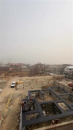 Haqani Engineering Consultancy on Instagram: "Bitumen sheets are waterproofing membranes used in construction to protect structures from water seepage and dampness. ⸻ Types of Bitumen Sheets 1. APP (Atactic Polypropylene) Membrane • UV resistant • Suitable for open terraces & roofs 2. SBS (Styrene Butadiene Styrene) Membrane • Flexible • Suitable for basements & cold areas ⸻ Uses of Bitumen Sheets • Roof & terrace waterproofing • Basement waterproofing • Bathrooms & toilets • Balconies • Water t