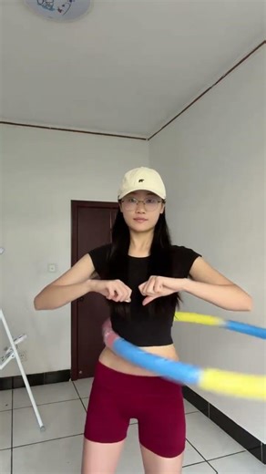 Get an Hourglass Waist with Hula Hooping - Quick & Effective