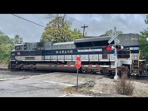 Fast Trains In The Rain! Wabash Railroad Heritage Unit Shoving, Norfolk Southern Railroad Crossings