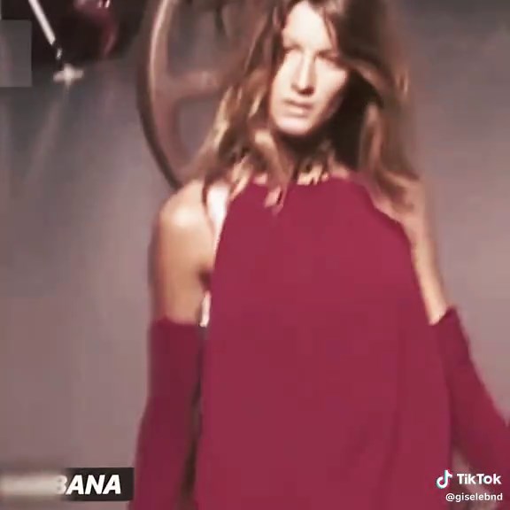 Gisele Bundchen's Impact on Fashion in 2025