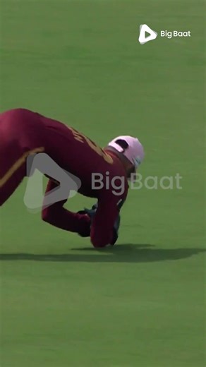 Edge aur Seedha Keeper k hath main Catch