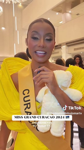 CURACAO 🇨🇼 | Miss Grand Curacao 2024 Akisha Albert 👑 during the Grand Presscon after party at The Twin Towers Hotel Bangkok 𝗠𝗶𝘀𝘀 𝗚𝗿𝗮𝗻𝗱 𝗖𝘂𝗿𝗮𝗰̧𝗮𝗼 𝟮𝟬𝟮𝟰 Akisha Albert is an inspiring educator, TV host, and influencer dedicated to empowering others. As the founder of MBA, an empowerment school for over 200 girls and women, she fosters a supportive community where personal growth thrives. A natural leader, Akisha excels at connecting people and cultivating collaboration. In her 