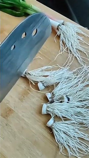 how to cut small tree roots using a special knife