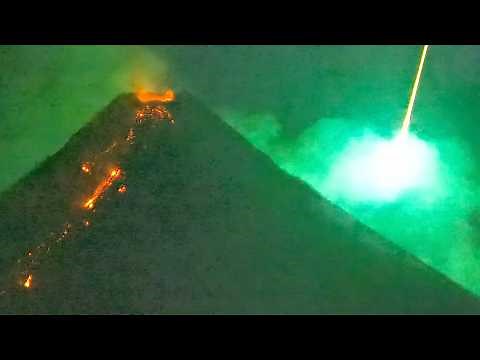 Meteor Fireball Plunges Behind Mayon Volcano During Eruption (May 25, 2026)