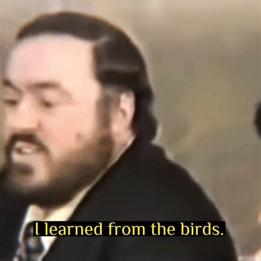 Pavarotti Whistles like a Bird - Opera Singer Epic Performance