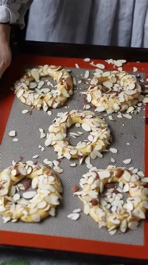 Paris-Brest recipe: classic French almond pastry